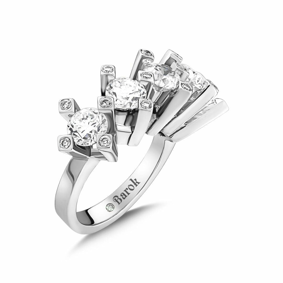 Pırlanta Beştaş Yüzük 3.73 Ct. F VS2 18K HRD Sertifikalı