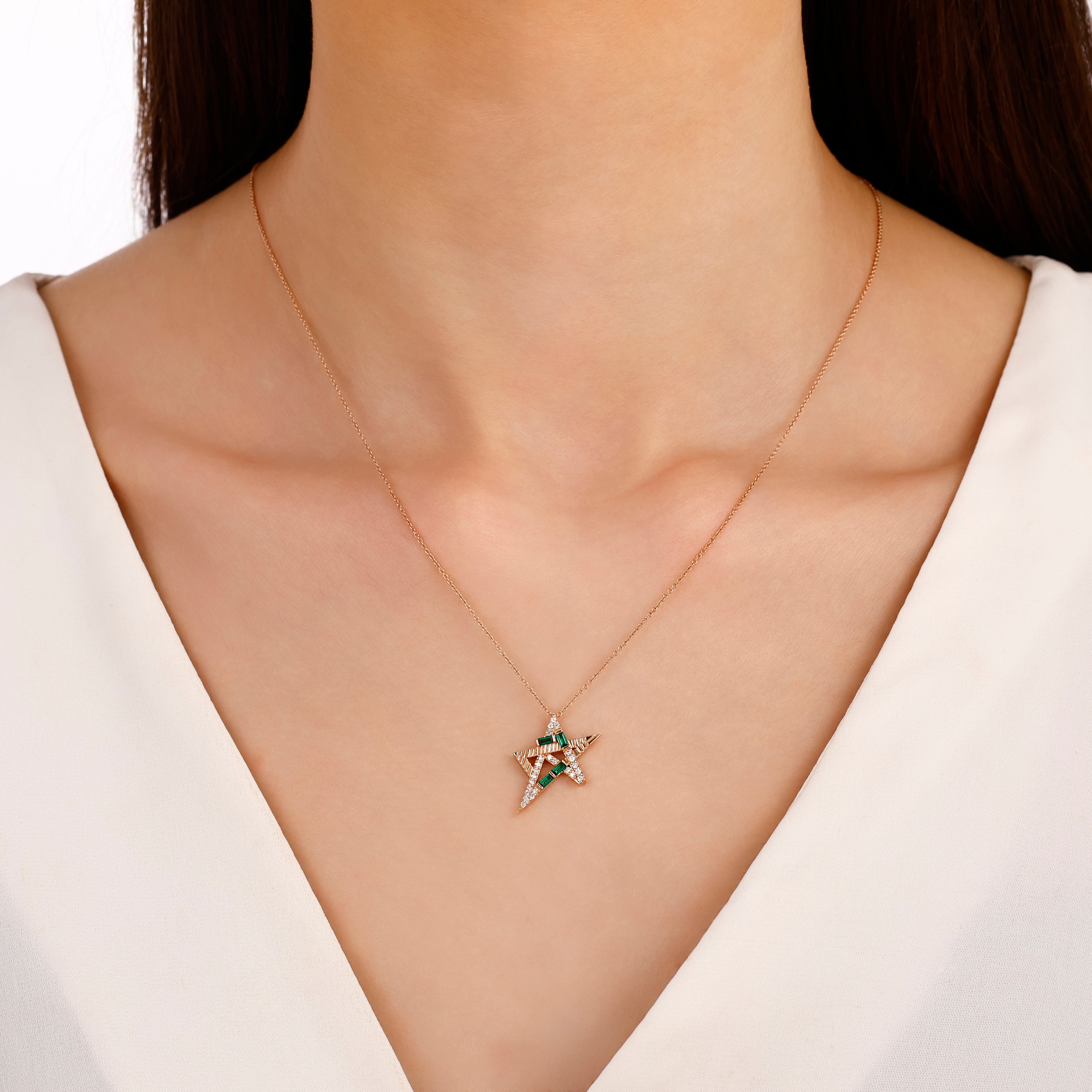 Baget Zümrüt Pırlantalı 0.13 Ct. Veridia Rose Kolye 14K