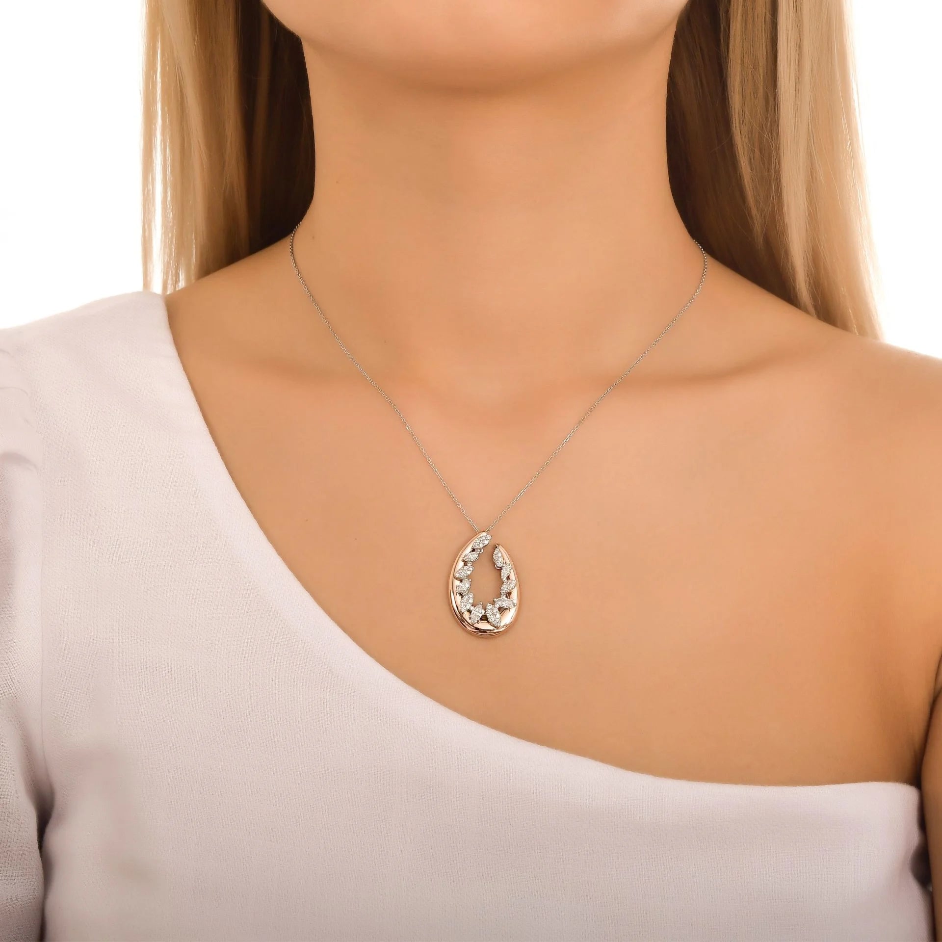 Coronet Pırlanta Kolye 0.88 Ct. E VS 18K