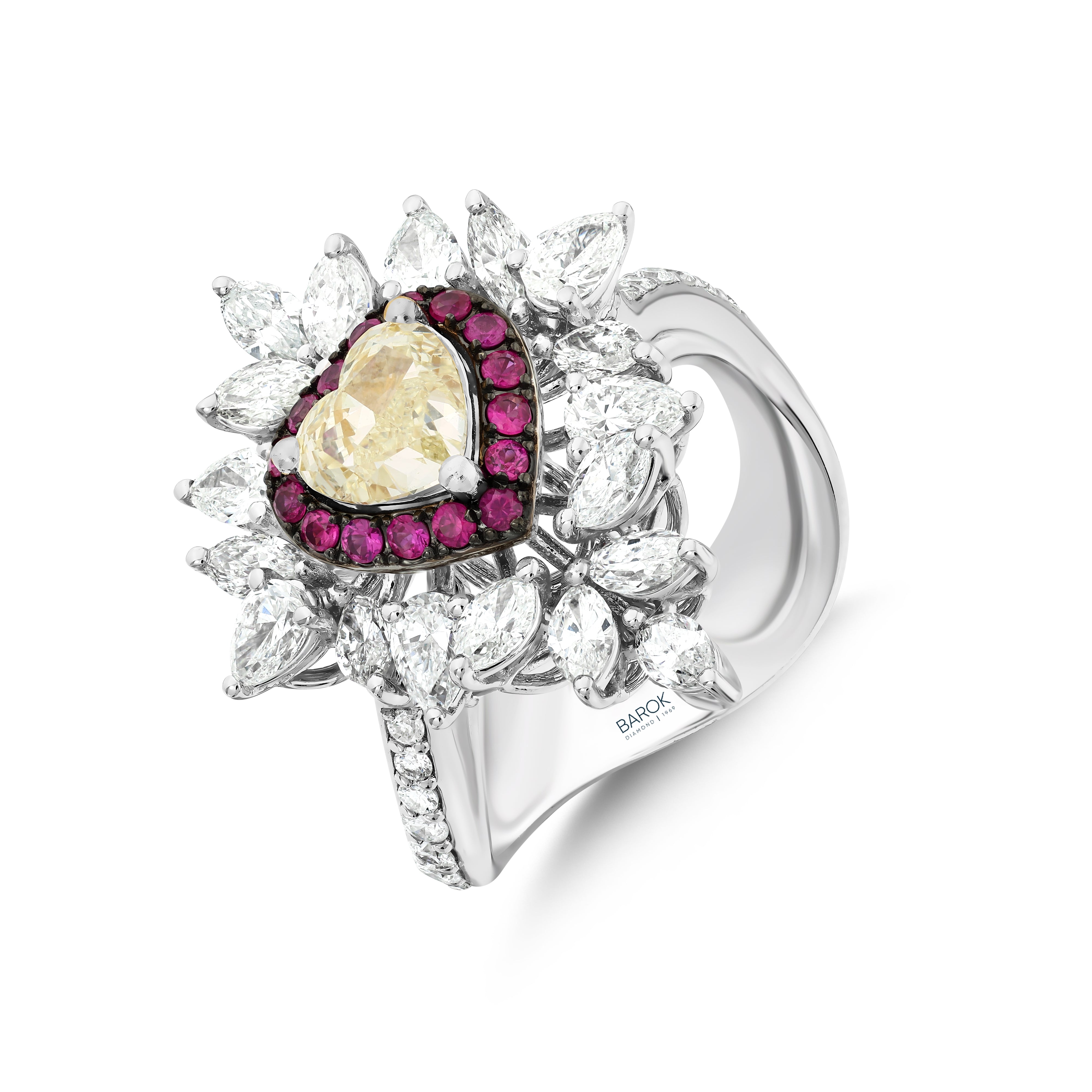 Renkli Taşlı Pırlantalı 2.03 Ct. Heart Cut Apricia Yüzük 18K