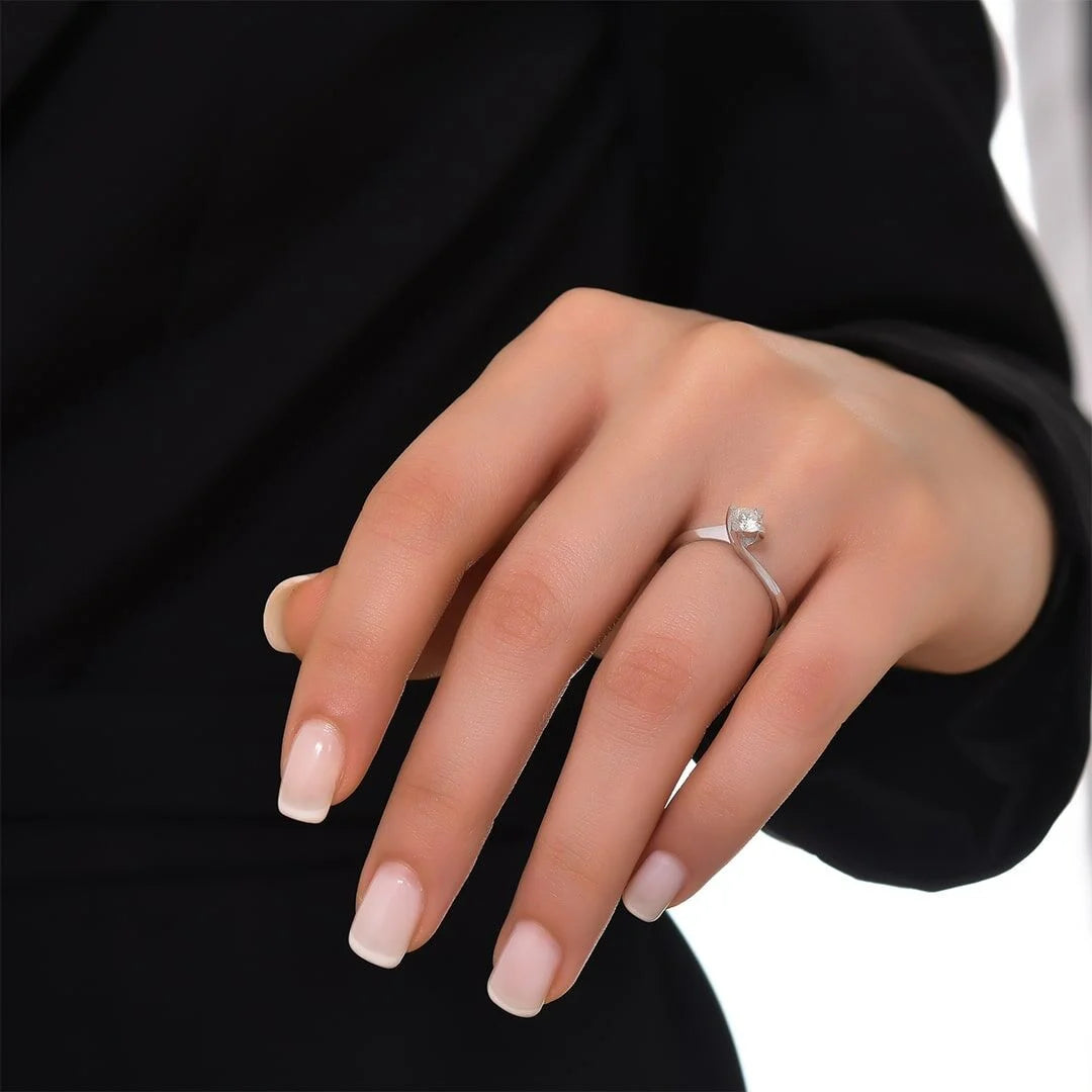 Pırlanta Tektaş Yüzük 0.40 Ct. F VS 18K HRD Sertifikalı