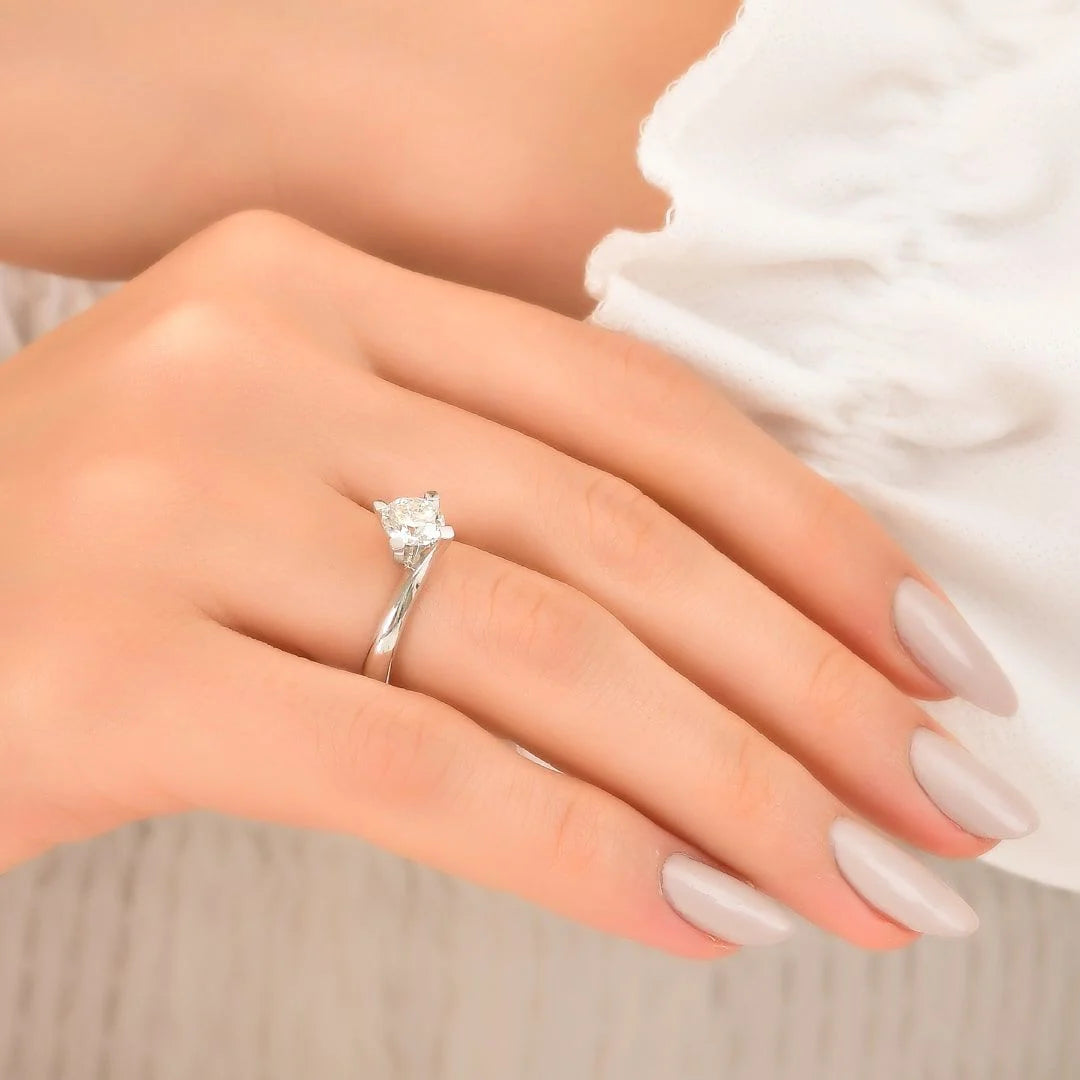 Pırlanta Tektaş Yüzük 0.85 Ct. G VS2 HRD Sertifikalı