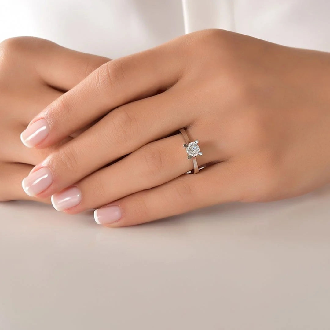 Pırlanta Tektaş Yüzük 0.75 Ct. E SI1 HRD Sertifikalı