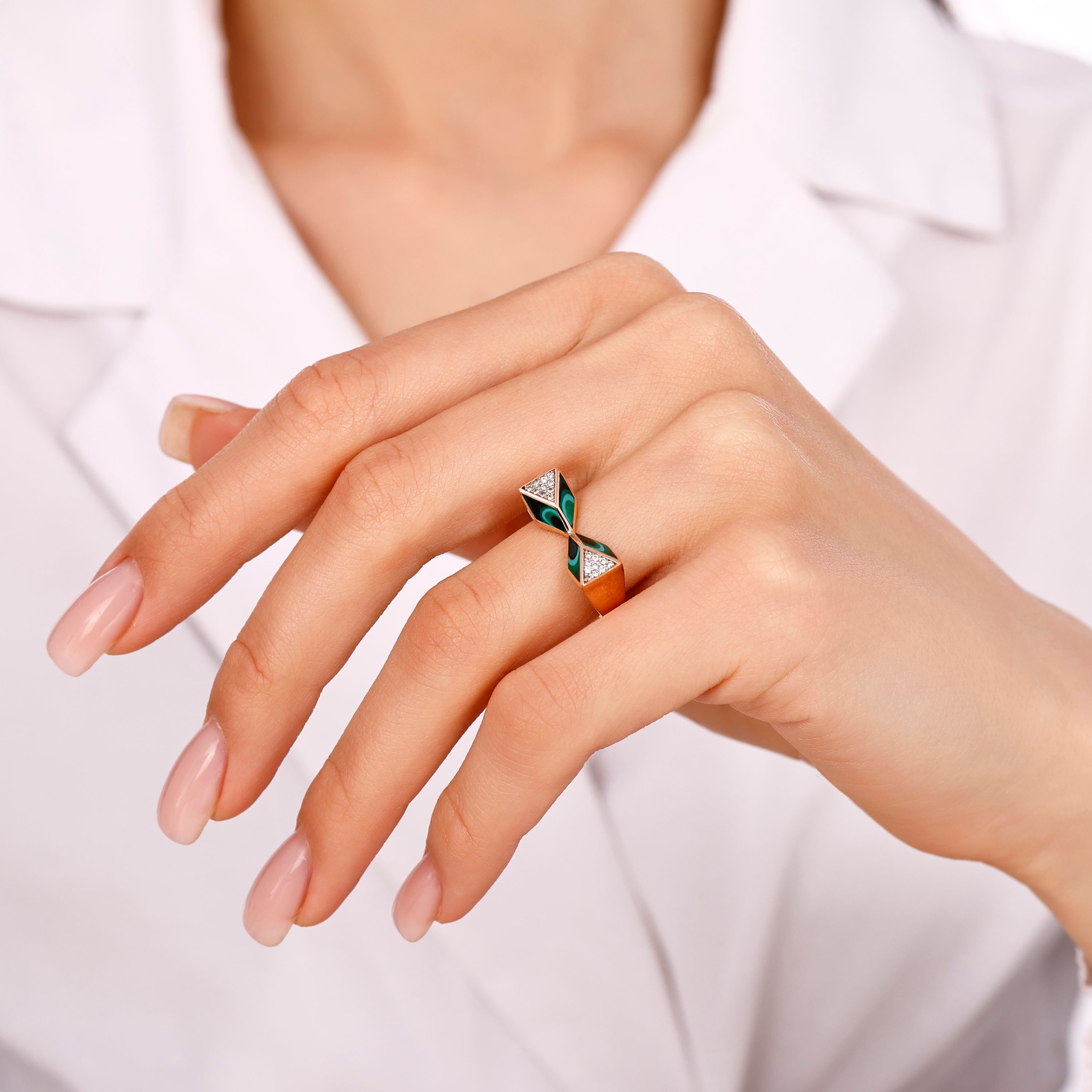 Yeşil Mineli Pırlanta 0.09 Ct. Rose Yüzük 14K