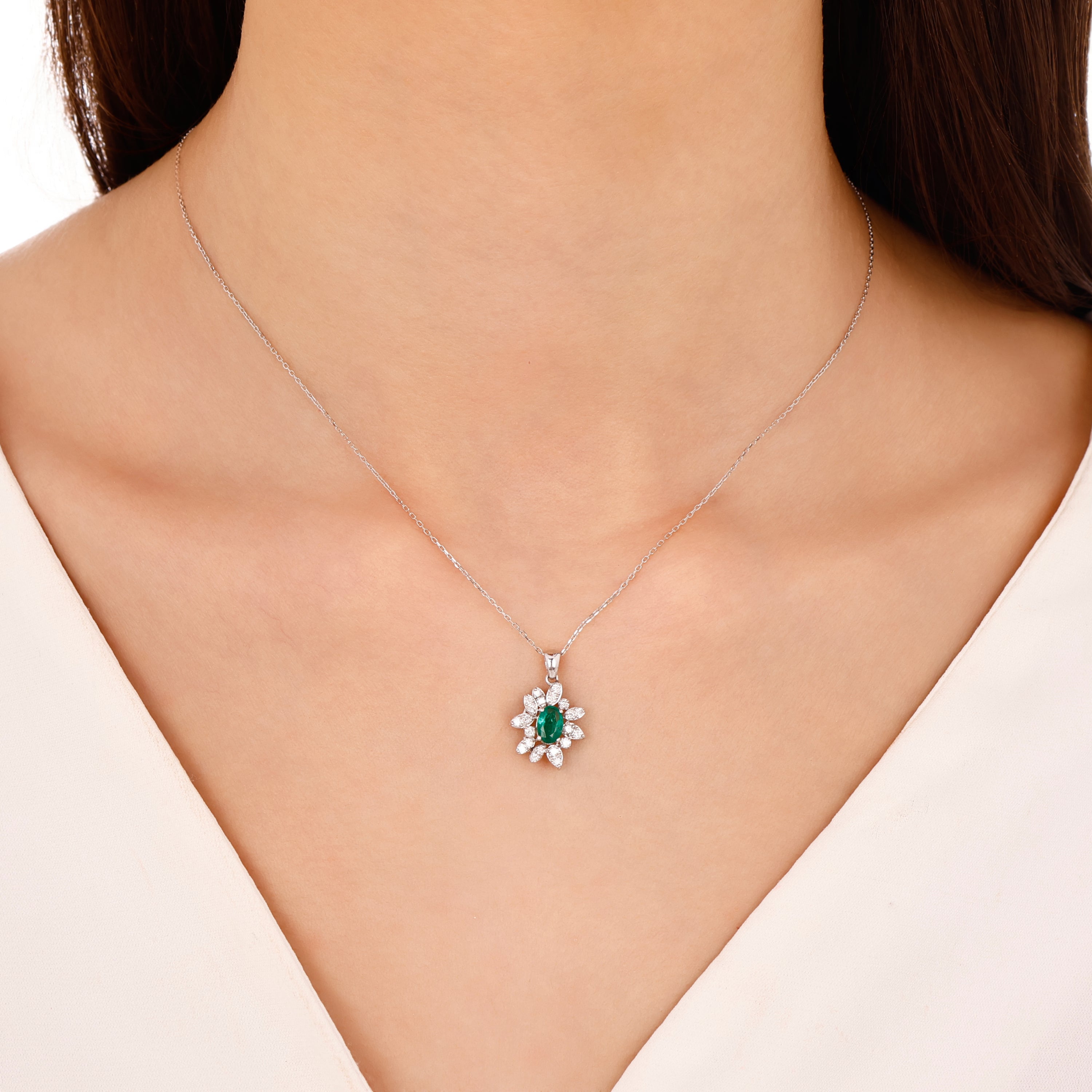 Zümrüt Pırlantalı 0.31 Ct. Videria Kolye 18K